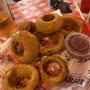 BASKET OF ONION RINGS