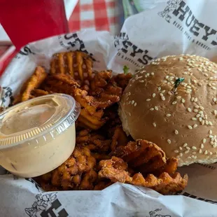 WORLD FAMOUS HUEY BURGER