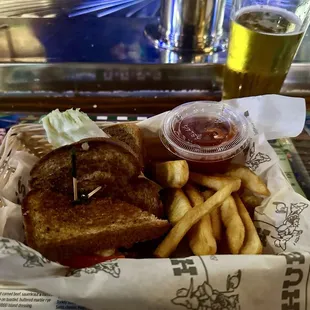 Smokey Melt Burger w/ French Fries (Basket)