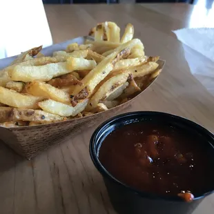 Fries with Hot BBQ Sauce