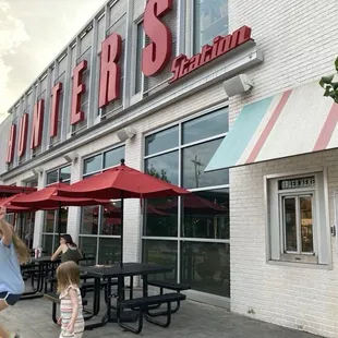 Hunters Station is a great little spot. I'm really glad we found it. Family of four ate for $25.