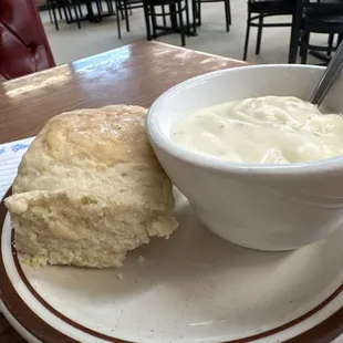 Biscuit and gravy