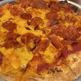 Pizza with cheddar.