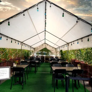 Outdoor Dining at Hugo's Studio City