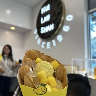 hong kong bubble pancake with mango ice cream anx toppings