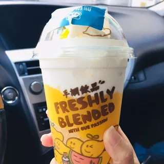 D4. Mango and Coconut with Sago