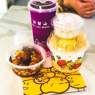 Mango...stuff!!! Dragonfruit... thing!!!