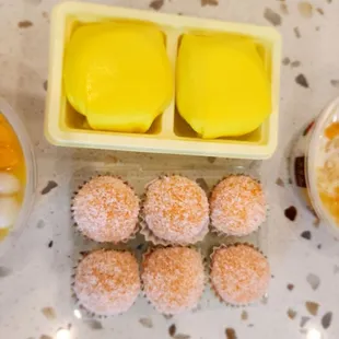 Mango pancake and mango mochi