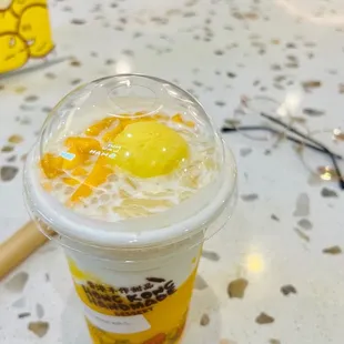 Mango pomelo drink