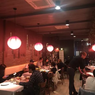 HUI is good for dating with authentic  Sichuan food as well as Chinese New Year atmosphere！It will be amazing if you grab a glass of wine.