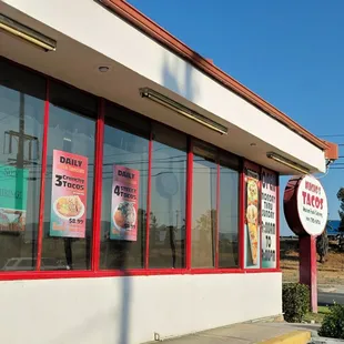 the outside of the restaurant