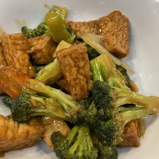Tofu with broccoli