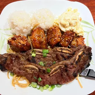 Grilled short ribs and sesame chicken combo