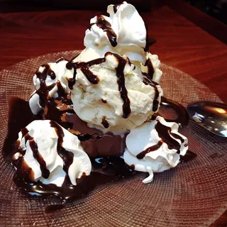 Big Island Candies Macadamia Nut Brownie Sundae