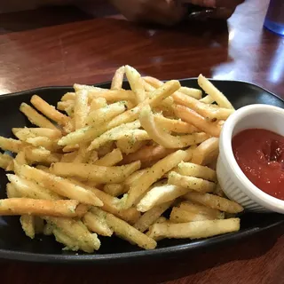 Hukilau Garlic Fries