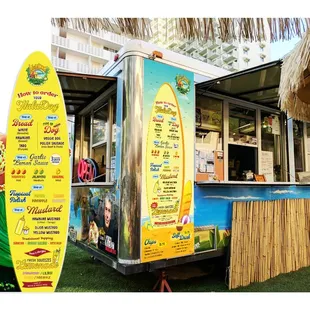 a hawaiian food truck