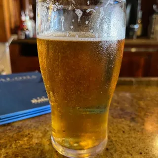 Kona Light Blonde Ale  Kona Brewing Co.  4.2%