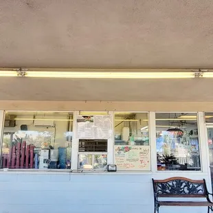 Storefront (10/07/24). @HulasEscalon #Escalon #Burgers #Sandwiches #ComfortFood