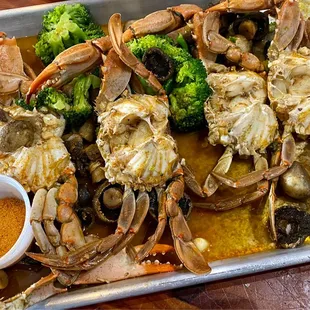 3 boiled blue crab for $12. They were small so they gave us 4. Great flavor but overcooked. Be sure to add mushrooms. They were fantastic!