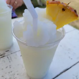 Frozen lemonade with pineapple