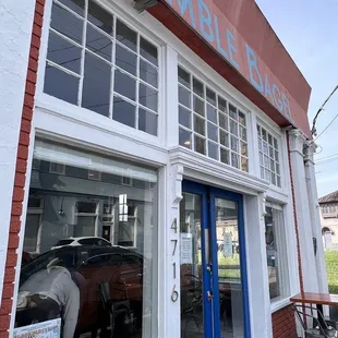 It's a Sunday bagel morning