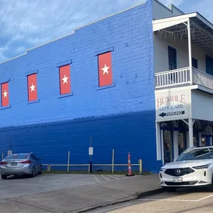 Humble City Cafe, Americana exterior.