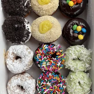 Oreo, lemon, M&amp;M, powder, sprinkle, pistachio