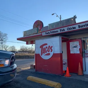 a taco&apos;s fast food restaurant