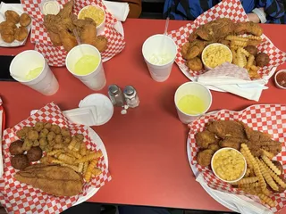 Annies Fish And Fixins