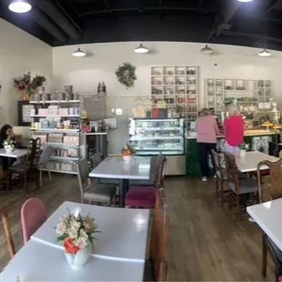 Panoramic photo of the entire inside of the cafe