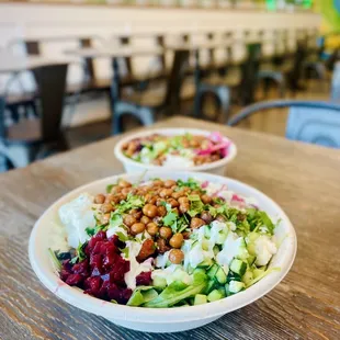 HUMMUS Bowls & Wraps