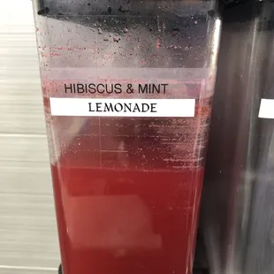Hibiscus &amp; Mint Lemonade Drink
