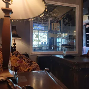 Comfortable seating area to sit and enjoy your cigar.