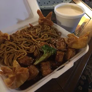 Solid (sesame tofu with Lo mein and egg drop top combo +crab ragoons) $9.95, ordered @7:17pm delivered at 7:40pm)