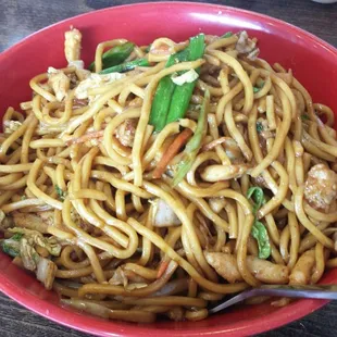 Lo-mein with chicken