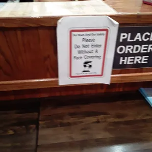 Hunan Cafe on Southpoint Drive in Stone Ridge. The kitchen employees were not wearing a mask or practicing proper health safety.