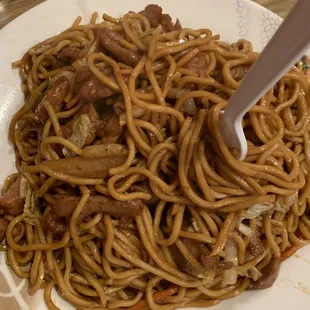 Pork lo mein