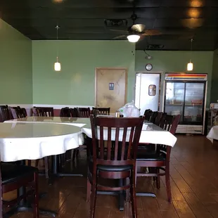 Small little Chinese restaurant with no dine in service during COVID-19 pandemic. However, they do a robust delicious takeout service!