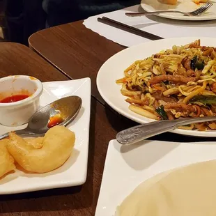 Center plate was Mu Shu Pork - excellent flavor and texture.  Left side is  Fried Shrimp w/ plain batter coating.
