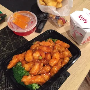 General tso and crab Rangoon for 20$~~. One of the best General tso I&apos;ve had! Tasted clean and actually had chicken large pieces