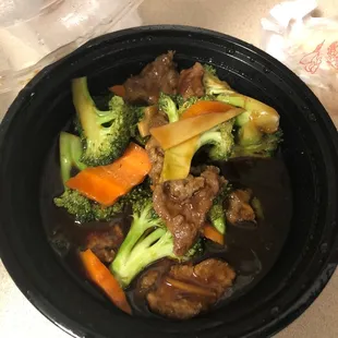 beef, broccoli, and carrots