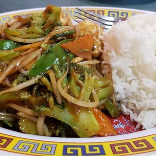 Vegetables and Shrimp in garlic sauce with white rice