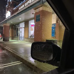 A rainy Christmas after a warm day (2021)