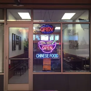 outside, pizza