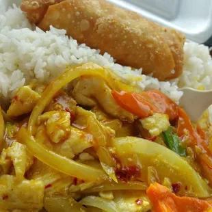 Curry chicken lunch special with egg roll included