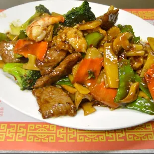Triple Delight in Garlic Sauce