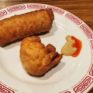 Egg roll and crab puff