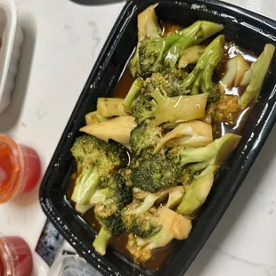 Broccoli with Garlic Sauce