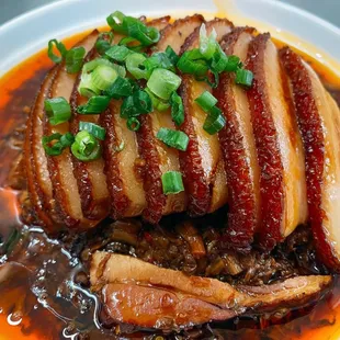 Braised pork with preserved vegetable 梅菜扣肉夹包