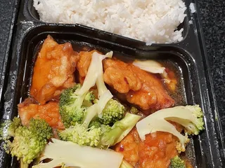 Paper Lantern Asian Grill & Sushi